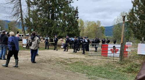 Ontario man faces assault charges after alleged altercation at BC ostrich farm